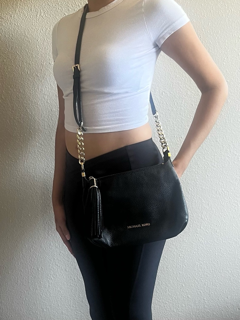 Michael Kors Black Pebbled Leather Shoulder Bag with Gold Chain Trim - Picture 2 of 14